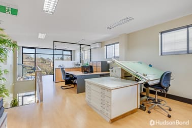 17a Diana Drive Blackburn North VIC 3130 - Image 2