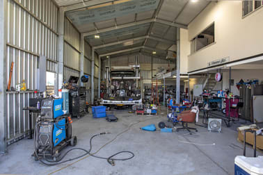 65 Wing Street Wingfield SA 5013 - Image 2