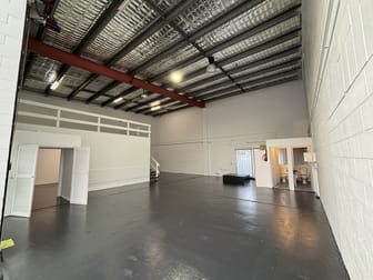 3/122 Eastlake Street Carrara QLD 4211 - Image 2