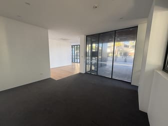 2/4 Marina Promenade Paradise Point QLD 4216 - Image 2