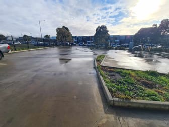 22 Eucumbene Drive Ravenhall VIC 3023 - Image 2