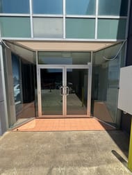 Click to view all images 2 Ely Court Keilor East VIC 3033 - Image 3