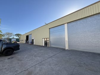 Click to view all images Units 4 & 5/19 Moonbi Street Brendale QLD 4500 - Image 1