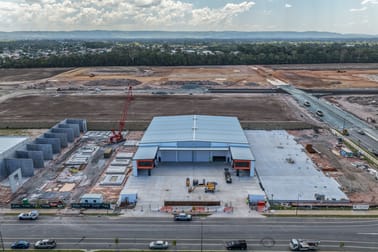 Click to view all images 1&2/62 Boreas Drive Morayfield QLD 4506 - Image 2