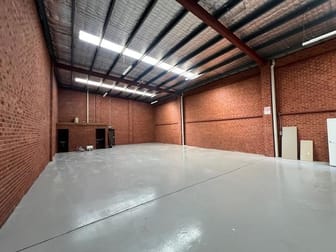 Click to view all images 44 Webber Parade Keilor East VIC 3033 - Image 2