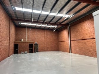 Click to view all images 44 Webber Parade Keilor East VIC 3033 - Image 3