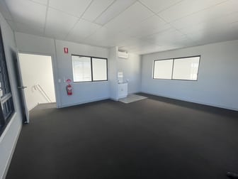 51/8 Distribution Court Arundel QLD 4214 - Image 3