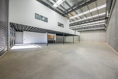 4/4 Amherst Drive Truganina VIC 3029 - Image 2