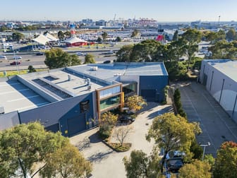 Click to view all images 8/11 Rocklea Drive Port Melbourne VIC 3207 - Image 3