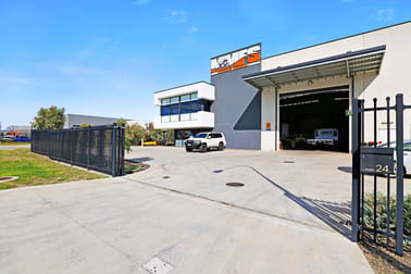 Click to view all images 24 Remisko Drive Forrestdale WA 6112 - Image 2