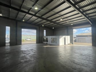 Unit 2/33 Carroll Street Wilsonton QLD 4350 - Image 1