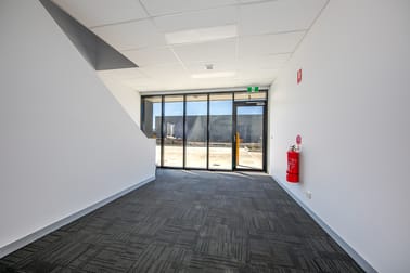 4/9 Pioneer Way New Gisborne VIC 3438 - Image 2