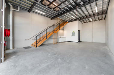 2/276 Kororoit Creek Road Williamstown North VIC 3016 - Image 2