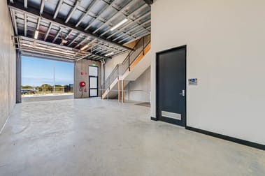 2/276 Kororoit Creek Road Williamstown North VIC 3016 - Image 3