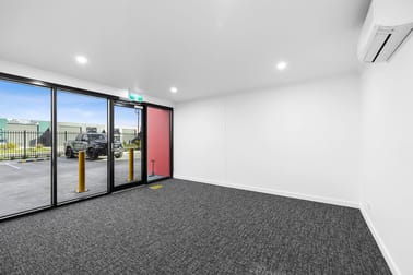 2/31 Icon Drive Delacombe VIC 3356 - Image 3