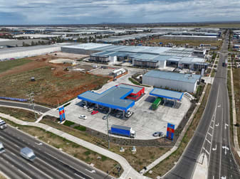 Click to view all images 1-17 Rosebride Place Truganina VIC 3029 - Image 2