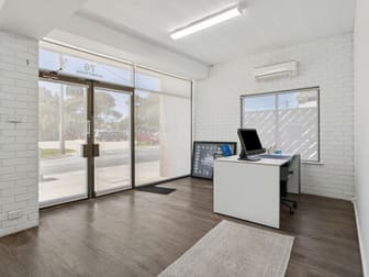 Click to view all images 76 Blamey Place Mornington VIC 3931 - Image 2