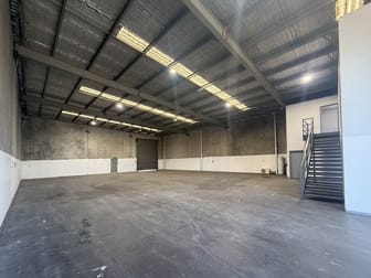 Click to view all images 2A Sara Grove Tottenham VIC 3012 - Image 2