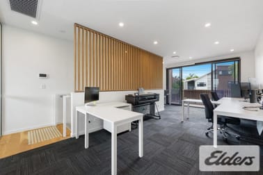 Click to view all images 252 Cavendish Road Coorparoo QLD 4151 - Image 3