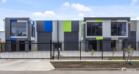 Click to view all images 2 & 3/118 Payne Road New Gisborne VIC 3438 - Image 1