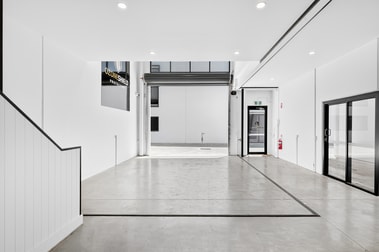 3/25 Alex Fisher Drive Burleigh Heads QLD 4220 - Image 3