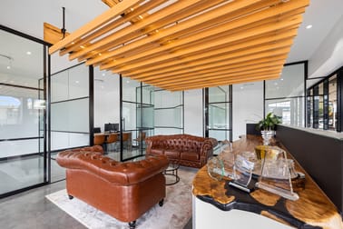 Click to view all images 4/123 Bay Terrace Wynnum QLD 4178 - Image 1