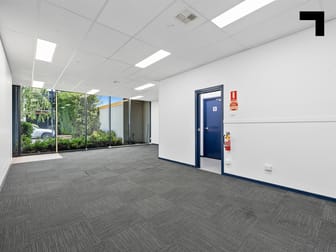 6/15 Howleys Road Notting Hill VIC 3168 - Image 2