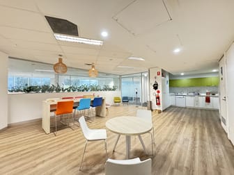 Half right/Level 3, 650 Lorimer Street Port Melbourne VIC 3207 - Image 3