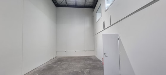 Click to view all images 8/9 Woolboard Road Port Melbourne VIC 3207 - Image 3