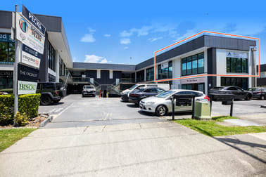 Click to view all images 4/91 West Burleigh Road Burleigh Heads QLD 4220 - Image 1