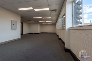 Click to view all images 3-4/6 Barolin Street Bundaberg Central QLD 4670 - Image 2