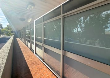 13/2 Grice Ave Paradise Point QLD 4216 - Image 3