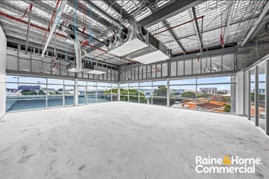 Click to view all images 11/956 Gympie Road Chermside QLD 4032 - Image 2