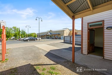 Click to view all images 3/61 Ford Street Beechworth VIC 3747 - Image 2
