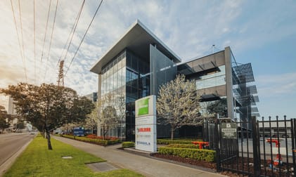 Click to view all images 768 Lorimer Street Port Melbourne VIC 3207 - Image 1