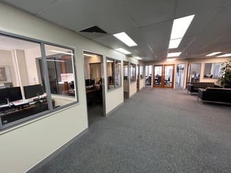 4/182 Bay Terrace Wynnum QLD 4178 - Image 2