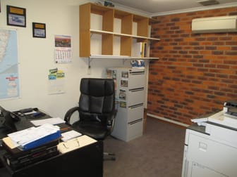 2/129 Gunnedah Road Tamworth NSW 2340 - Image 2