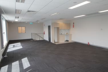 1/24 Canterbury Road Braeside VIC 3195 - Image 2