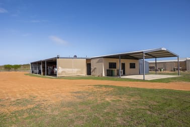 Click to view all images 65 Bradley Loop Cervantes WA 6511 - Image 2