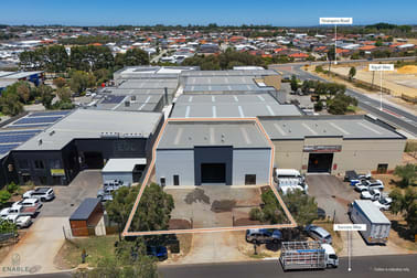 Click to view all images 2/20 Rigali Way Wangara WA 6065 - Image 2