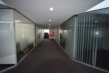 Click to view all images 6/96 Manchester Road Mooroolbark VIC 3138 - Image 3