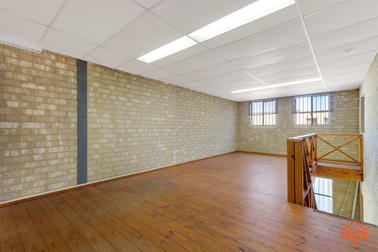 4/5 Emplacement Crescent Hamilton Hill WA 6163 - Image 3