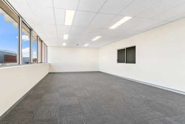 Click to view all images 5/8 Jullian Close Banksmeadow NSW 2019 - Image 3