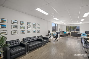 Click to view all images 37A Yellowbox Drive Craigieburn VIC 3064 - Image 2