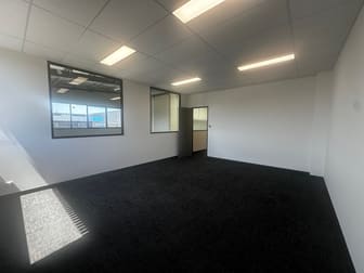 Click to view all images 1-3/33 McKellar Way Epping VIC 3076 - Image 3