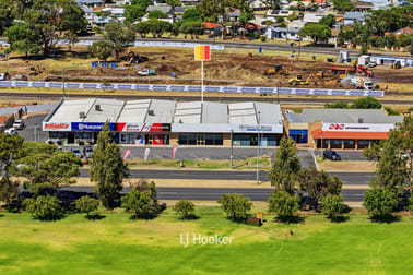 Click to view all images 2/11 Picton Road East Bunbury WA 6230 - Image 2