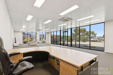 Click to view all images 21 Bate Close Pakenham VIC 3810 - Image 2