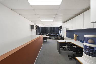 Click to view all images 2/160 Fison Avenue East Eagle Farm QLD 4009 - Image 3