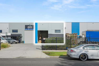 1/44 Whitfield Boulevard Cranbourne West VIC 3977 - Image 1