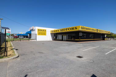 Click to view all images 217 Railway Avenue Kelmscott WA 6111 - Image 1